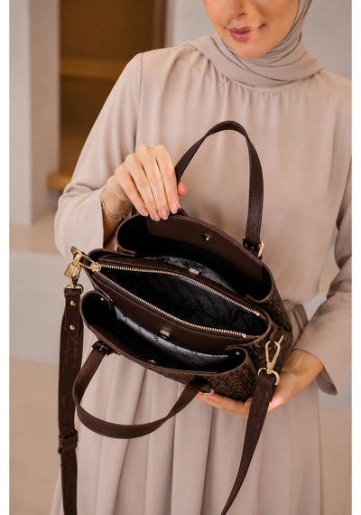 Just Polo Kadın Orta Boy Premium Deri Ayarlanabilir Askılı 3 Bölmeli Şık El & Omuz Çantası Shoulder Bag Kahverengi