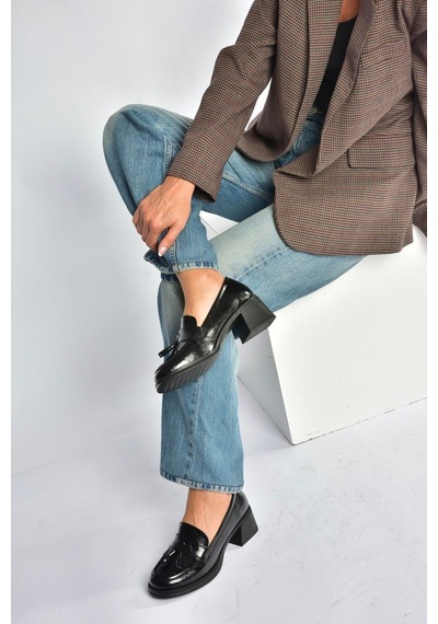 Fox Shoes T820145460 Siyah Rustik Kalın Topuklu Kadın Ayakkabı Siyah-rustik