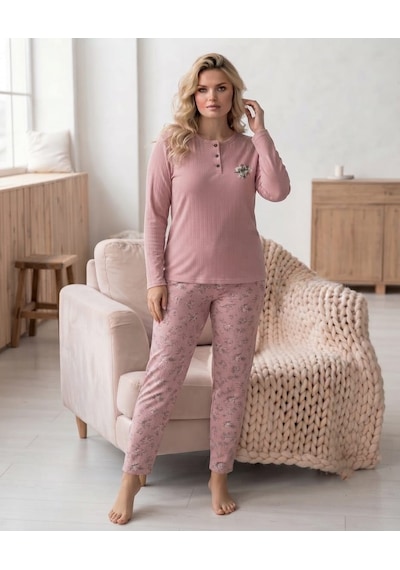 Eyfuze Kadın Kışlık Büyük Beden Curve Nakışlı Desenli Yakası Düğmeli Uzun Kollu Pijama Takımı Açık Pudra Eyfuze Kadın Kışlık Büyük Beden Curve Nakışlı Desenli Yakası Düğmeli Uzun Kollu Pijama Takımı Açık Pudra