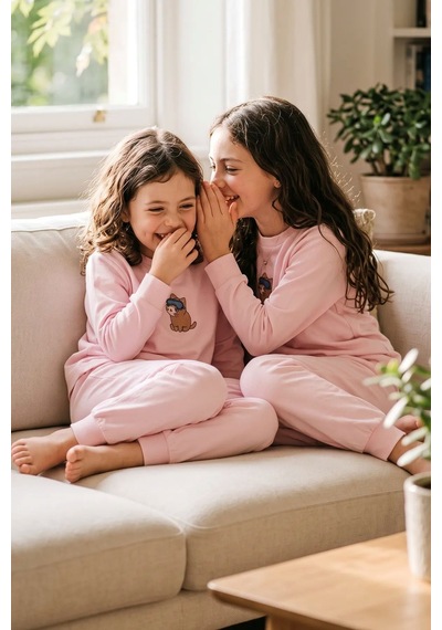 Zuzunga Kız Çocuk Bej Rengi Süprem %100 Pamuk Kedi Baskılı Pijama Takımı Toz Pembe Zuzunga Kız Çocuk Bej Rengi Süprem %100 Pamuk Kedi Baskılı Pijama Takımı Toz Pembe