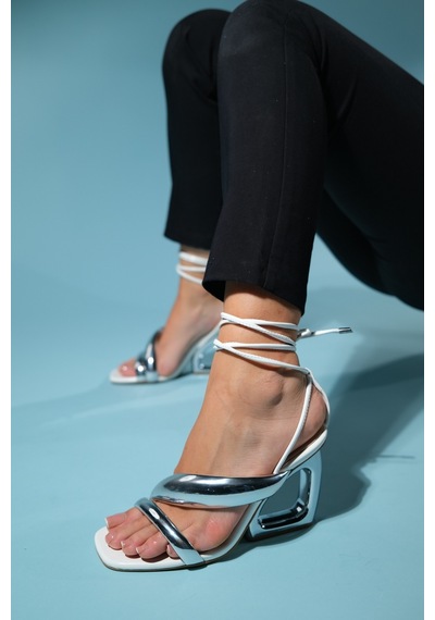 Luvishoes Creed Beyaz Gümüş Bilekten Bağlamalı Kadın Topuklu Ayakkabı Beyaz - Gümüş Luvishoes Creed Beyaz Gümüş Bilekten Bağlamalı Kadın Topuklu Ayakkabı Beyaz - Gümüş