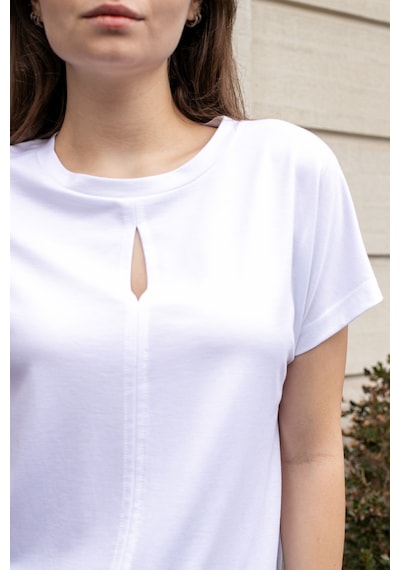 Kadın İpeksi Yumuşak Kumaş Geniş Sıfır Yaka Önü Pencereli Yanları Yırtmaçlı Tshirt Bluz-beyaz Beyaz Kadın İpeksi Yumuşak Kumaş Geniş Sıfır Yaka Önü Pencereli Yanları Yırtmaçlı Tshirt Bluz-beyaz Beyaz