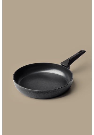 Gigilli Cristel Titanyum Tava 24 Cm Diğer