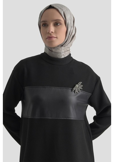 Armine Trend Deri Garnili Broş Detaylı Fitilli Tunik Siyah 25kt424 Siyah