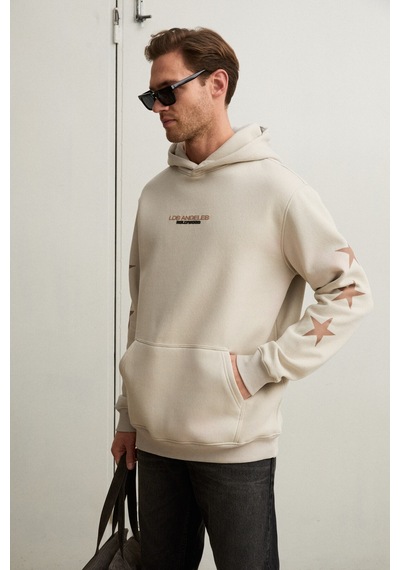Grimelange Tuxon Erkek Yumuşacık İçi Polarlı Baskı Detaylı Kangru Cepli Regular Taş Rengi Sweatshirt Taş Rengi