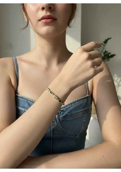 Valmont Accessories Kadın Gold Renk Yeşil Baget Taşlı Geometrik Bileklik