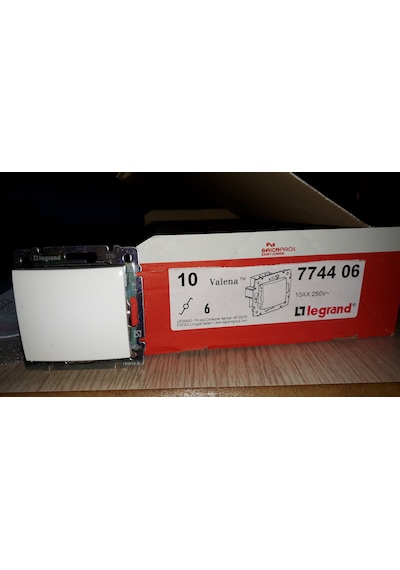 774406 Legrand Valena Serisi Vavien Mekanizma Beyaz 10Lu Paket