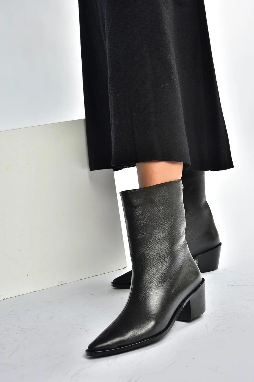 Fox Shoes V654082003 Siyah Hakiki Deri Alçak Topuklu Kadın Bot Siyah-hakiki Deri