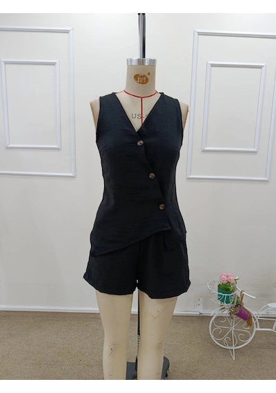 Defymoda Kadın Askılı Önü Düğmeli Asimetrik Detaylı Bluz Ve Astarlı Short Ikili Takım Siyah Defymoda Kadın Askılı Önü Düğmeli Asimetrik Detaylı Bluz Ve Astarlı Short Ikili Takım Siyah