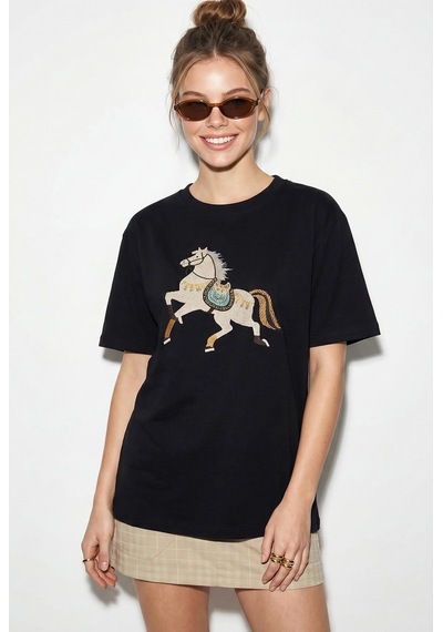 Shade Kadın Figürlü Nakış Ve Boncuk Detaylı Oversize T-shirt 2222 60286121 - Siyah