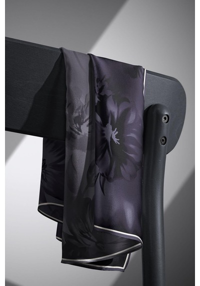 Vissona 100% Twill İpek Çiçek Desenli Füme Renkli 90x90 Dikim Şekli : El Dikişi Eşarp Çok Renkli
