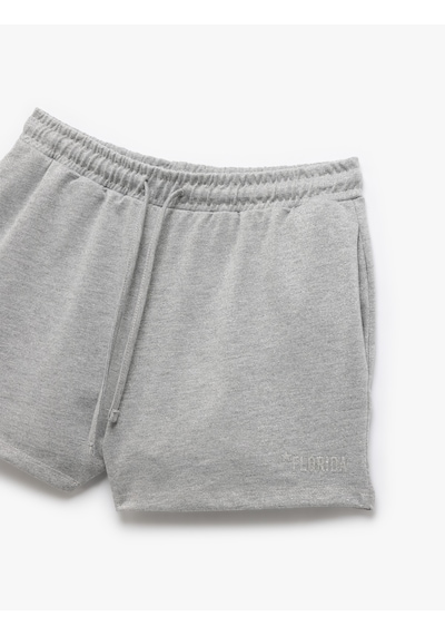 Koton Beli Bağcıklı Nakışlı Dar Kesim Cepli Mini Şort Gri Melanj 5sal40070ık Gri Melanj Koton Beli Bağcıklı Nakışlı Dar Kesim Cepli Mini Şort Gri Melanj 5sal40070ık Gri Melanj
