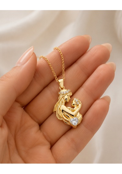 Premium Parlak Ve Şık Anne Bebek Figürlü Kalp Taşlı Gold Renk 925 Ayar Gümüş Kolye 45 Cm