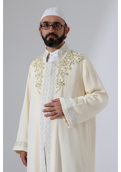 Nakış İşlemeli Hakim Yaka İmam Cübbesi, Çıt Çıtlı Cepli Namaz Cübbesi Gümüş Bordürlü - Krem Gümüş Nakış İşlemeli Hakim Yaka İmam Cübbesi, Çıt Çıtlı Cepli Namaz Cübbesi Gümüş Bordürlü - Krem Gümüş