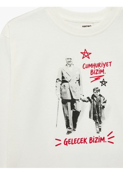 Koton Atatürk Baskılı Pamuklu Bisiklet Yaka Uzun Kollu Tişört Ekru 7wmb10176tk