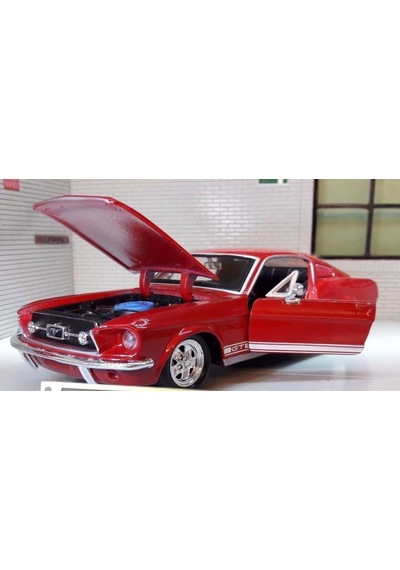 Maisto 1967 Ford Mustang Gt 1/24 Kırmızı Model Araba