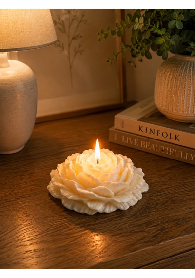 Ivory Blossom Büyük Gül Mum Beyaz