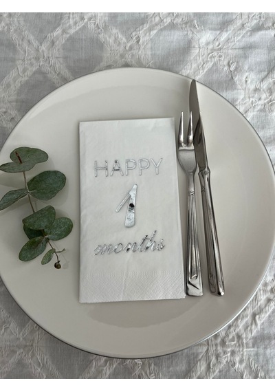 Gümüş Yaldızlı Beyaz Happy 1 Yaş Months Garson Katlama Peçete 16 Adet
