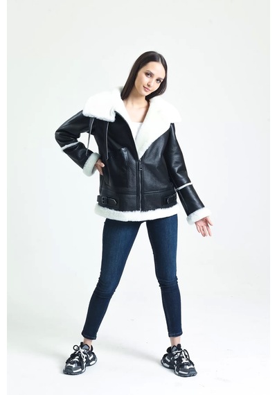 M M Marki Marki Kadın Siyah Deri Mont, Beyaz Kürklü, Balıkçı Yaka, Oversize Model, Şık Ve Sıcak Tasarım - 105222 Siyahbeyaz