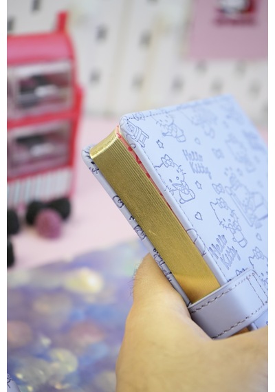 Victoria's Journals Hello Kitty Hush Hush Kilitli Defter + Vegan Deri Kalemlik Kutulu Set – 160 Yaprak, Çizgili