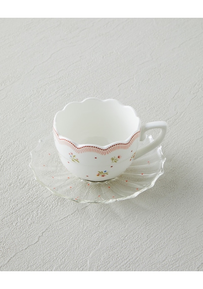 English Home Daisy Days New Bone China 4 Parça 2 Kişilik Cam Tabaklı Kahve Fincan Takımı 80 Ml Pembe - Yeşil English Home Daisy Days New Bone China 4 Parça 2 Kişilik Cam Tabaklı Kahve Fincan Takımı 80 Ml Pembe - Yeşil