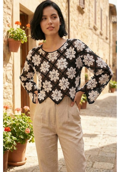 Sayzen Your Shine Çiçek Desenli Dantel Işleme Crop Sayzen Çiçek Desenli Dantel Işleme Crop Siyah