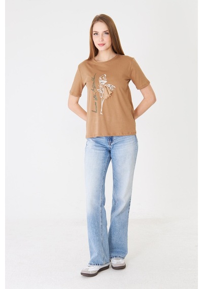 Sortie Collection Eteği Tül Detaylı Silüet Baskılı Basic Tshirt Kapiçino Açık Kahverengi Sortie Collection Eteği Tül Detaylı Silüet Baskılı Basic Tshirt Kapiçino Açık Kahverengi