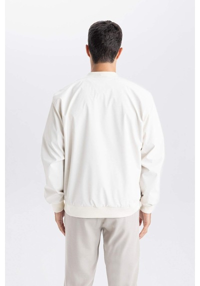 DeFacto Slim Fit Bomber Mont Ceket Dar Kesim Kolej Yaka Fermuarlı Çift Cepli Mevsimlik Hafif D7319AX25SPER140