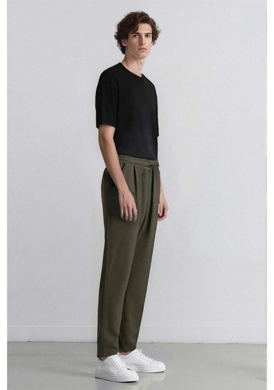 DeFacto Kışlık Jogger Pantolon Beli Bağcıklı Cepli Düz Paça D8641AX24AUKH244 Haki DeFacto Kışlık Jogger Pantolon Beli Bağcıklı Cepli Düz Paça D8641AX24AUKH244 Haki