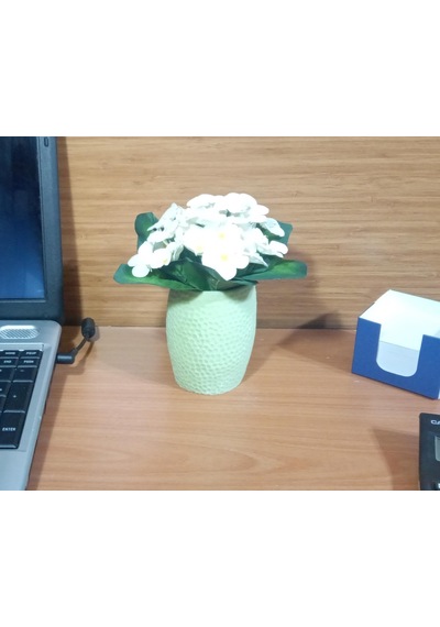 Vazoda Çiçek Dekoratif Beyaz Yapay Çiçek Vazo Dahil Yeşil Petek Desenli Poliresin 8 x 8 x 15 CM