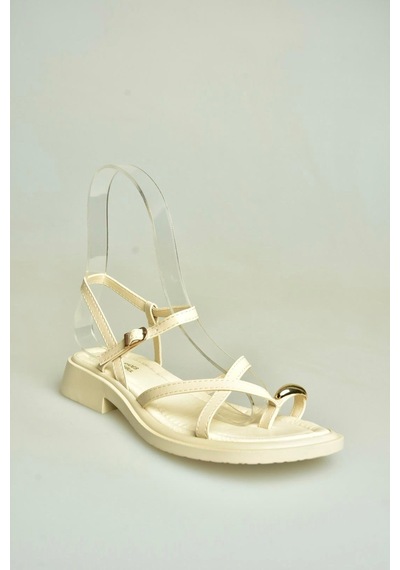 Fox Shoes U267763509 Bej Alçak Topuklu Gold Yüzük Detaylı Kadın Sandalet Bej-suni Deri