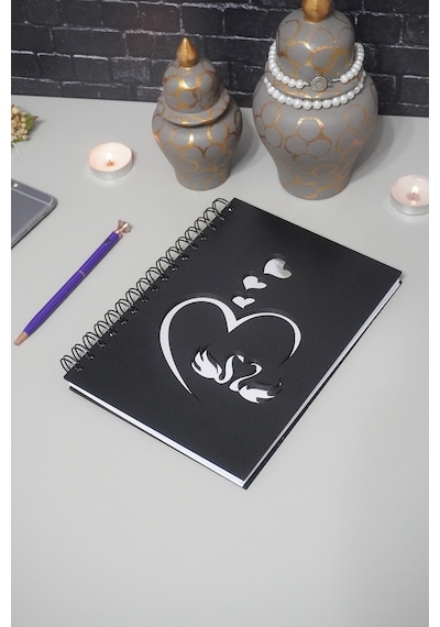 Kuğu Aşk Tasarım Siyah Ahşap Kapaklı Defter - Ajanda - Günlük - Çizgisiz Defter - Sevgiliye Hediye