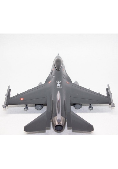 F-16c Maket Montajlı 151 Fılo Tunc 1