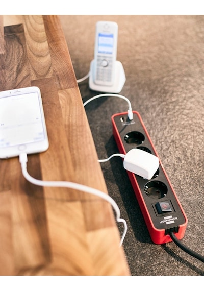 Brennenstuhl Ecolor 2xUSB Hızlı Şarj Özellikli 4'lü Priz 1.5 Metre Kırmızı