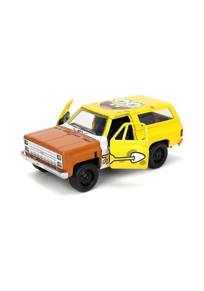 Sponge Bob Figür Ve 1980 Chevy K5 Blazer