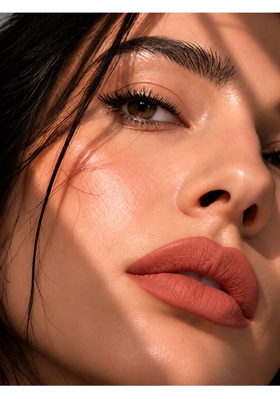 Matte Liqiud Lipstick - Amsterdam Nude, Flawless Matlık, Kalıcı Etki, Bulaşmayan Formül, Modern Mat Bitiş