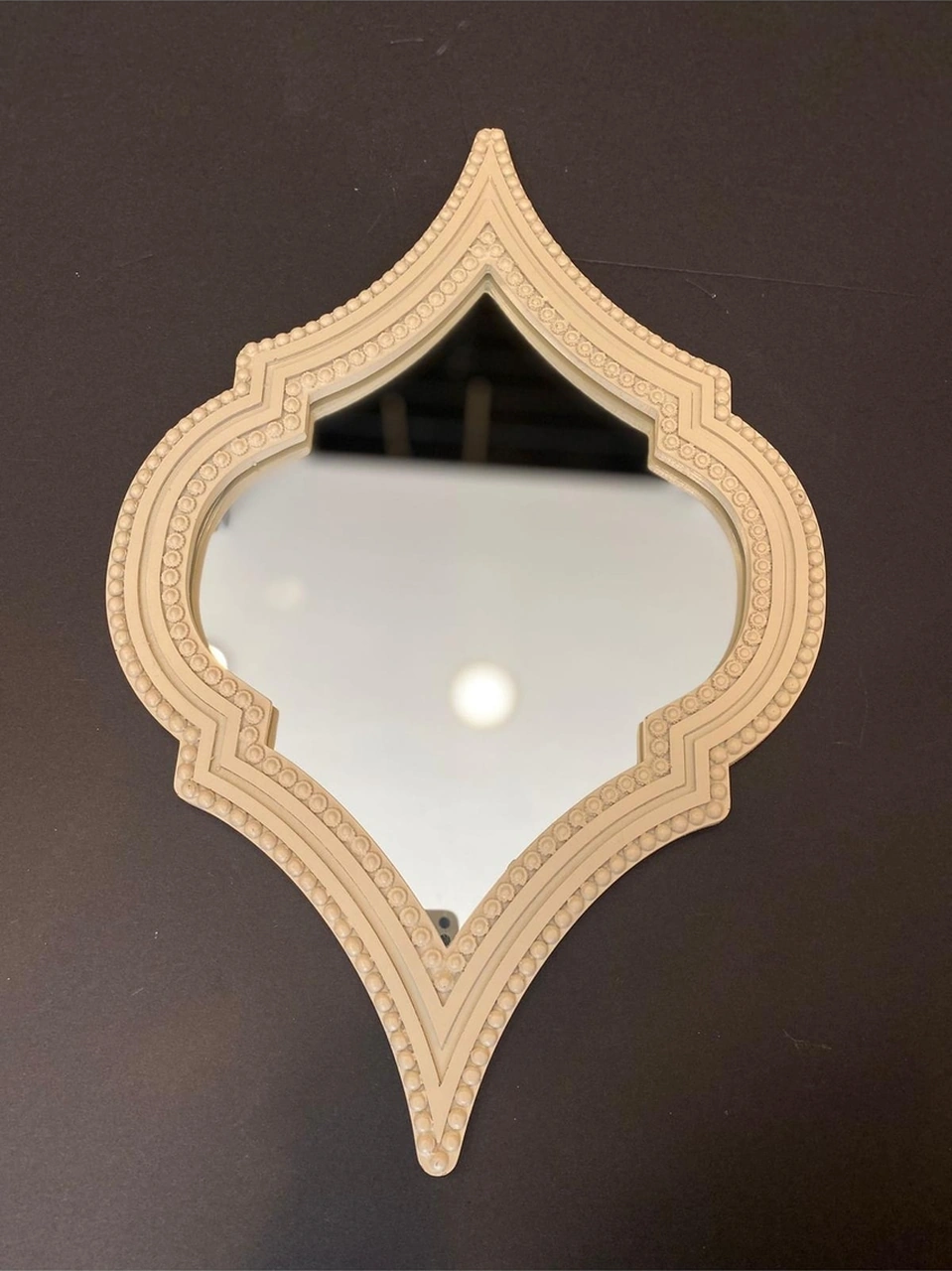 Dekoratif Polyester Tekli Damla Ayna Krem
