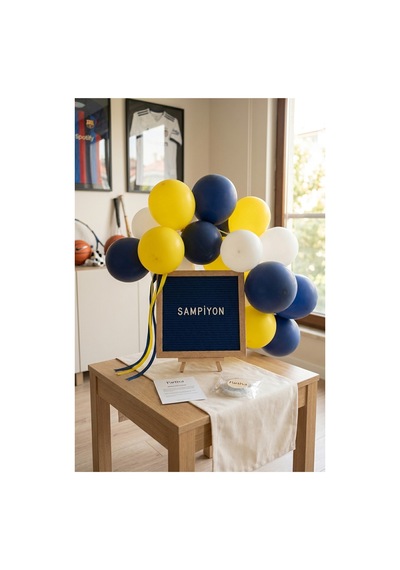 Sarı Lacivert Taraftar Süsleme Mini Set Koyu Mavi Keçe Yazı Panosu Standlı Balon Zincirli Taraftar Doğum Günü Seti Tüm Yaşlar