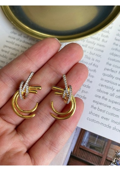 Pinery Jewels Zirkon Taşlı C Sallantılı Altın Kaplama Kadın Küpe Çifti Altın