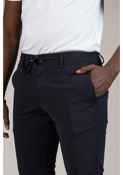 Advante Slimfit Dokulu Dar Paça Beli Lastikli Ve İplikli Yazlık Jogger Pantolon Lacivert Advante Slimfit Dokulu Dar Paça Beli Lastikli Ve İplikli Yazlık Jogger Pantolon Lacivert