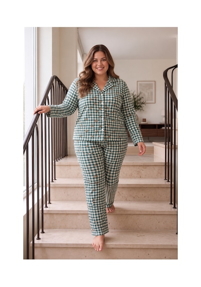 Nisanca Kışlık Düğmeli Ekose Desen Yılbaşı Temalı Kadın Süet Pijama Takımı Haki