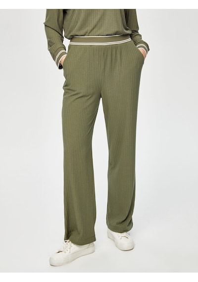 Faik Sönmez Relax Çizgili Ribana Detaylı Wide Leg Örme Pantolon 69767 U6976754 Haki Faik Sönmez Relax Çizgili Ribana Detaylı Wide Leg Örme Pantolon 69767 U6976754 Haki