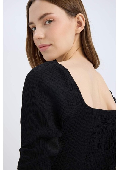 DeFacto Bodycon Vücudu Saran Kare Yaka Yırtmaçlı Basic Düz Bürümcük Yarım Kol Siyah Midi Elbise E0885AX25SPBK81