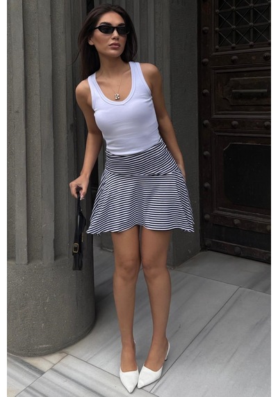 Madmext Siyah Çizgili Asimetrik Çizgili Etek Mg2698