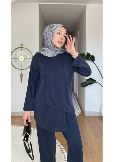 Lacivert & Açık Kahve Asimetrik Kesim İnce Pike Kumaş İkili Takım Modern Ve Rahat Şıklık Lacivert & Açık Kahve Asimetrik Kesim İnce Pike Kumaş İkili Takım Modern Ve Rahat Şıklık