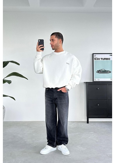 Beyaz Studios Creative Oversize Sweat Beyaz