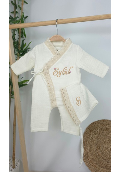Gros Shop Müslin Yeni Doğan 4katlı Organik %100pamuk Kişiye Özgü Nakışlı Hastane Çıkış Seti Kalpli Model-5 Ekru-2