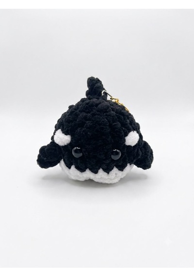 Küçük Dev: Amigurumi Katil Balina Peluş Anahtarlık Beyaz - Siyah