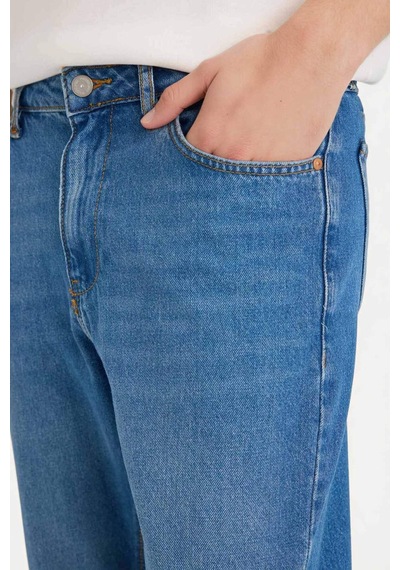 DeFacto %100 Pamuk 90's Slim Fit Dar Kalıp Yüksek Bel Dar Paça Jean Pantolon D8602AX25SPNM28