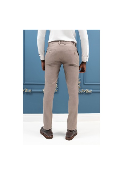 Notra Slimfit Pamuklu Kendinden Çizgili Mevsimlik Kumaş Pantolon Açık Kahverengi Notra Slimfit Pamuklu Kendinden Çizgili Mevsimlik Kumaş Pantolon Açık Kahverengi